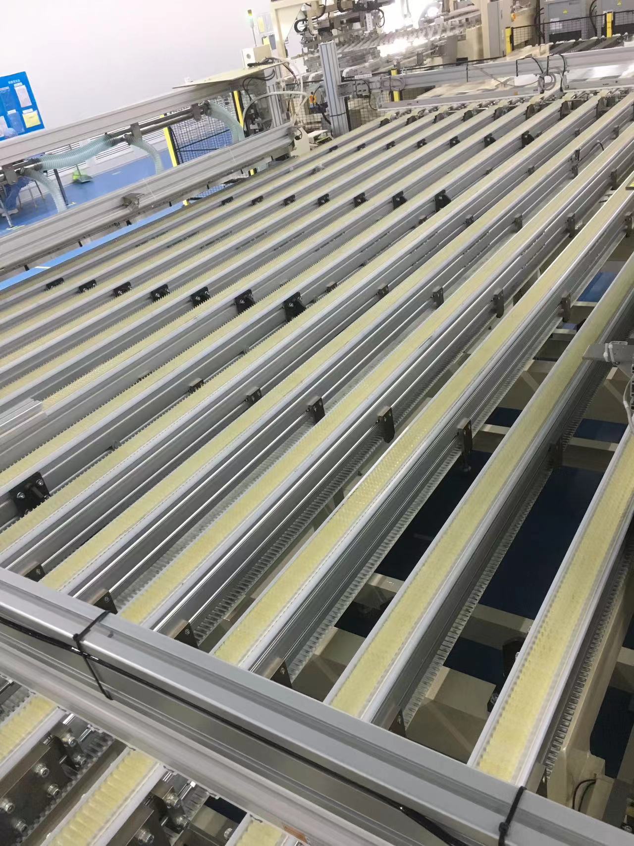 大尺寸液晶板生產(chǎn)車間維修現(xiàn)場(圖2)